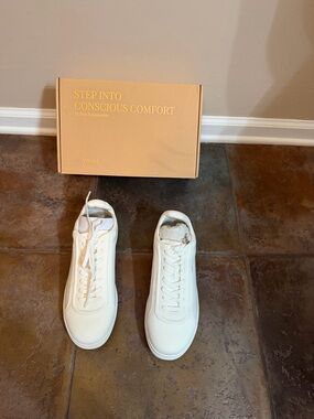 Vivaia White Women's Lace-Up Casual Sneakers - Never Worn, Brand New